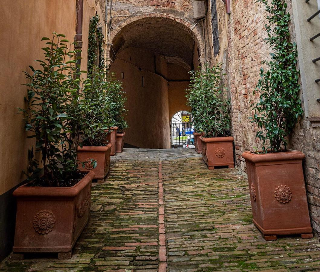 Domus Nannini Spa - L' Arco Di Matteotti Siena Eksteriør billede